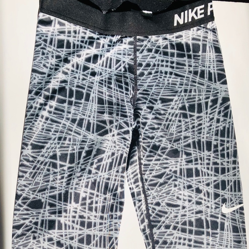 Nike pro hypercool leggings